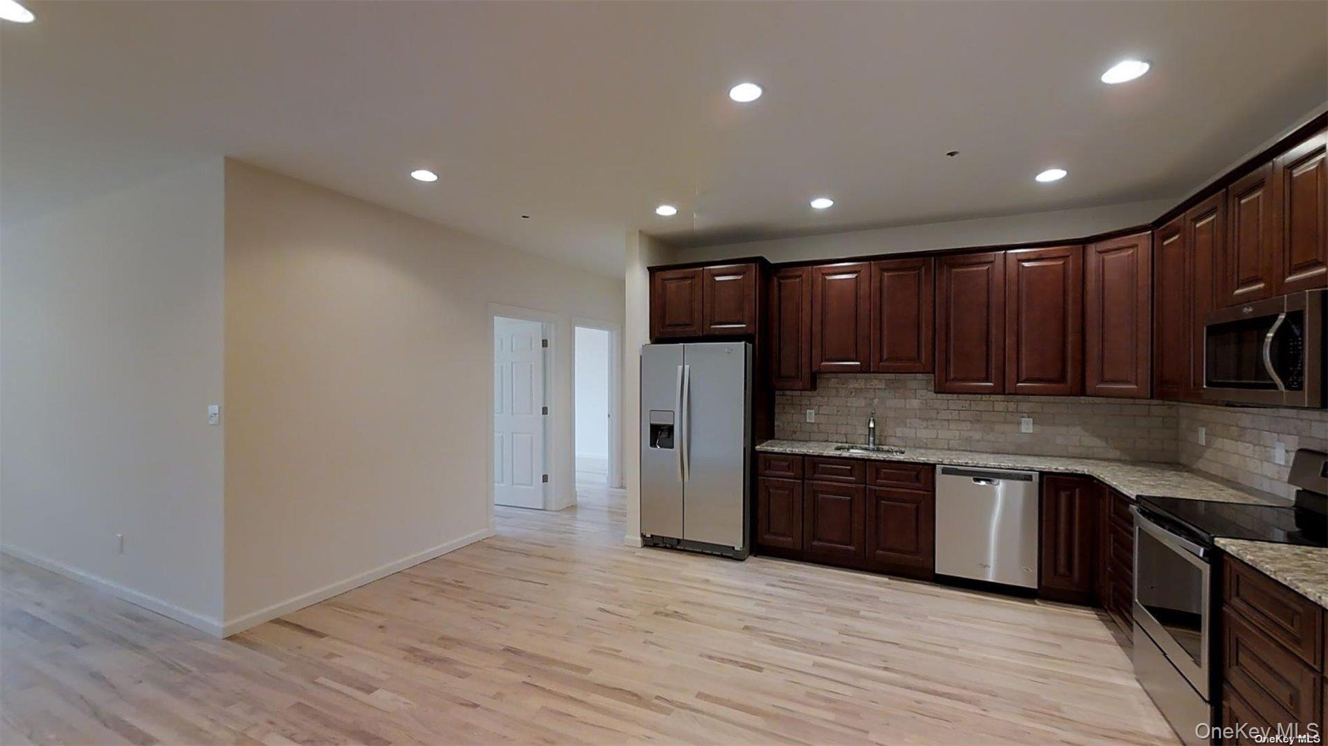 #4 photo, 417 New York Avenue, Huntington , NY 11743