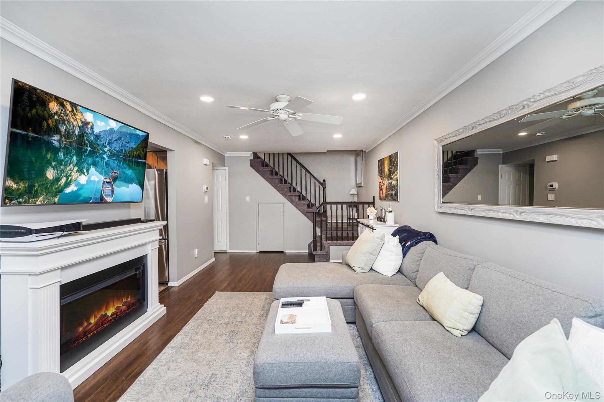 #13 photo, 68 Gina Court, Staten Island , NY 10314