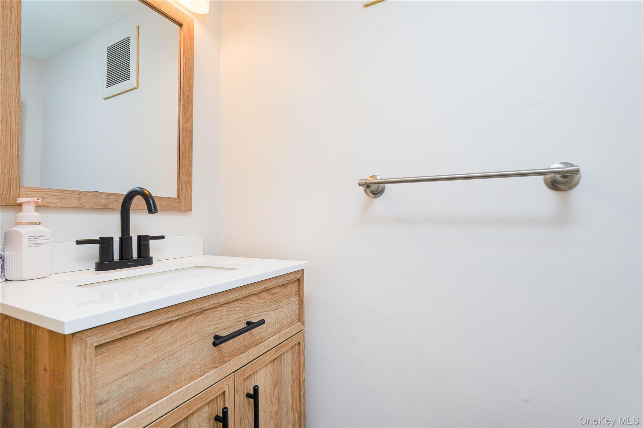 #18 photo, 68 Gina Court, Staten Island , NY 10314