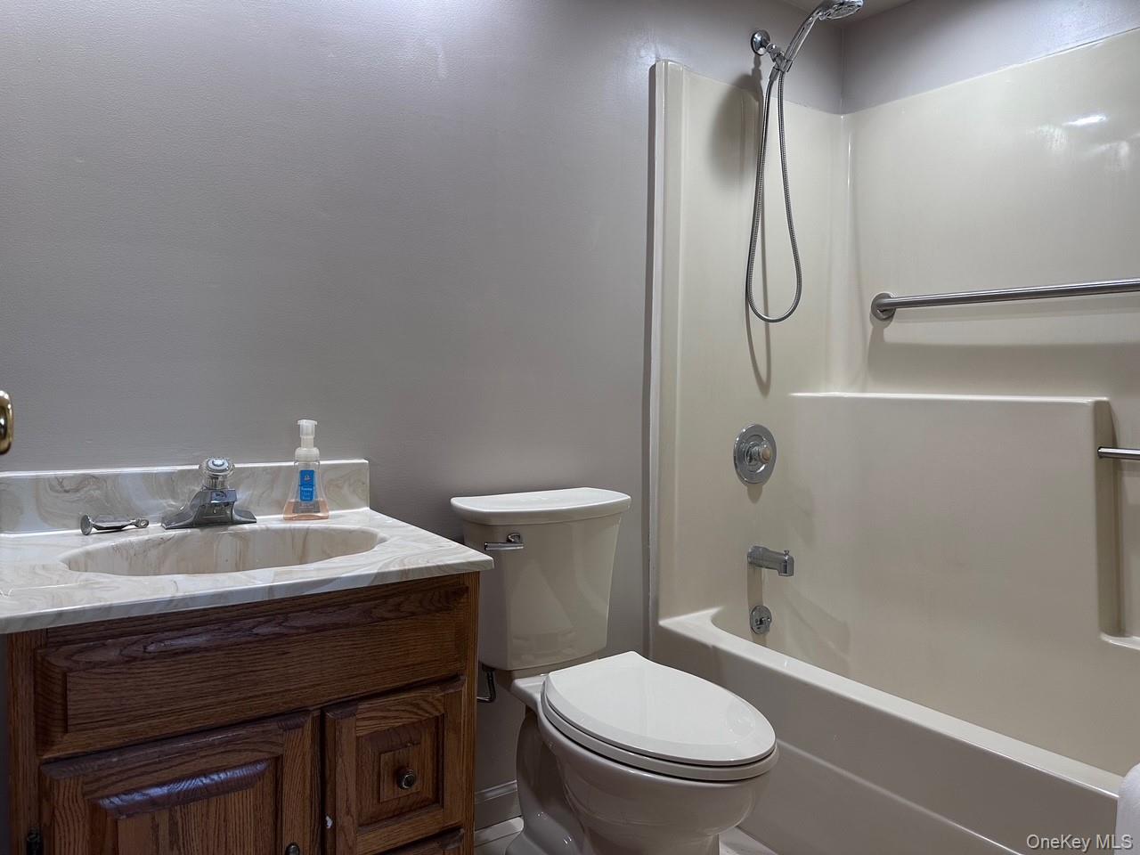 #5 photo, 124 Foster Road, Lake Ronkonkoma , NY 11779