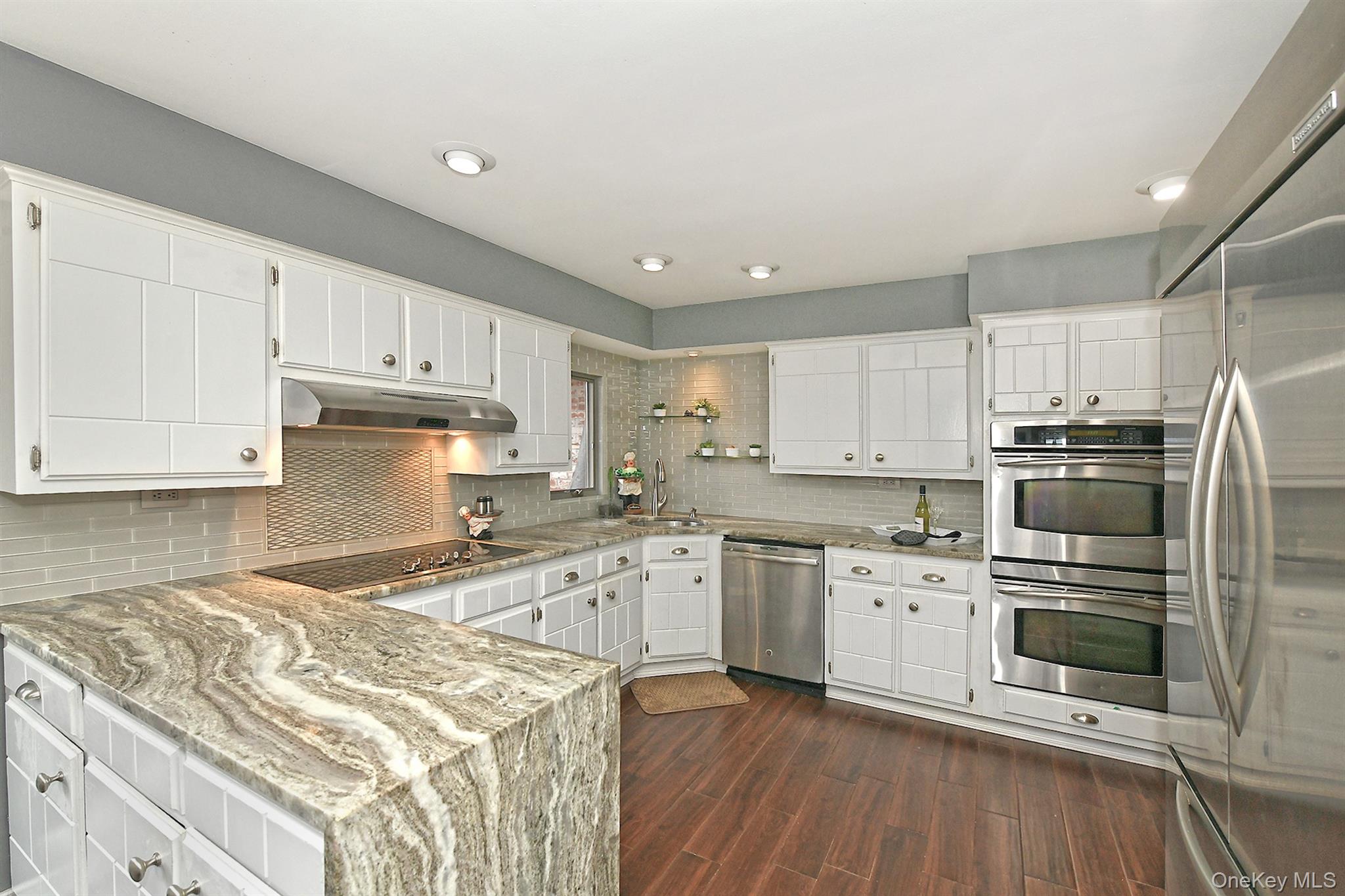 #11 photo, 3 Pewter Place, Dix Hills , NY 11746