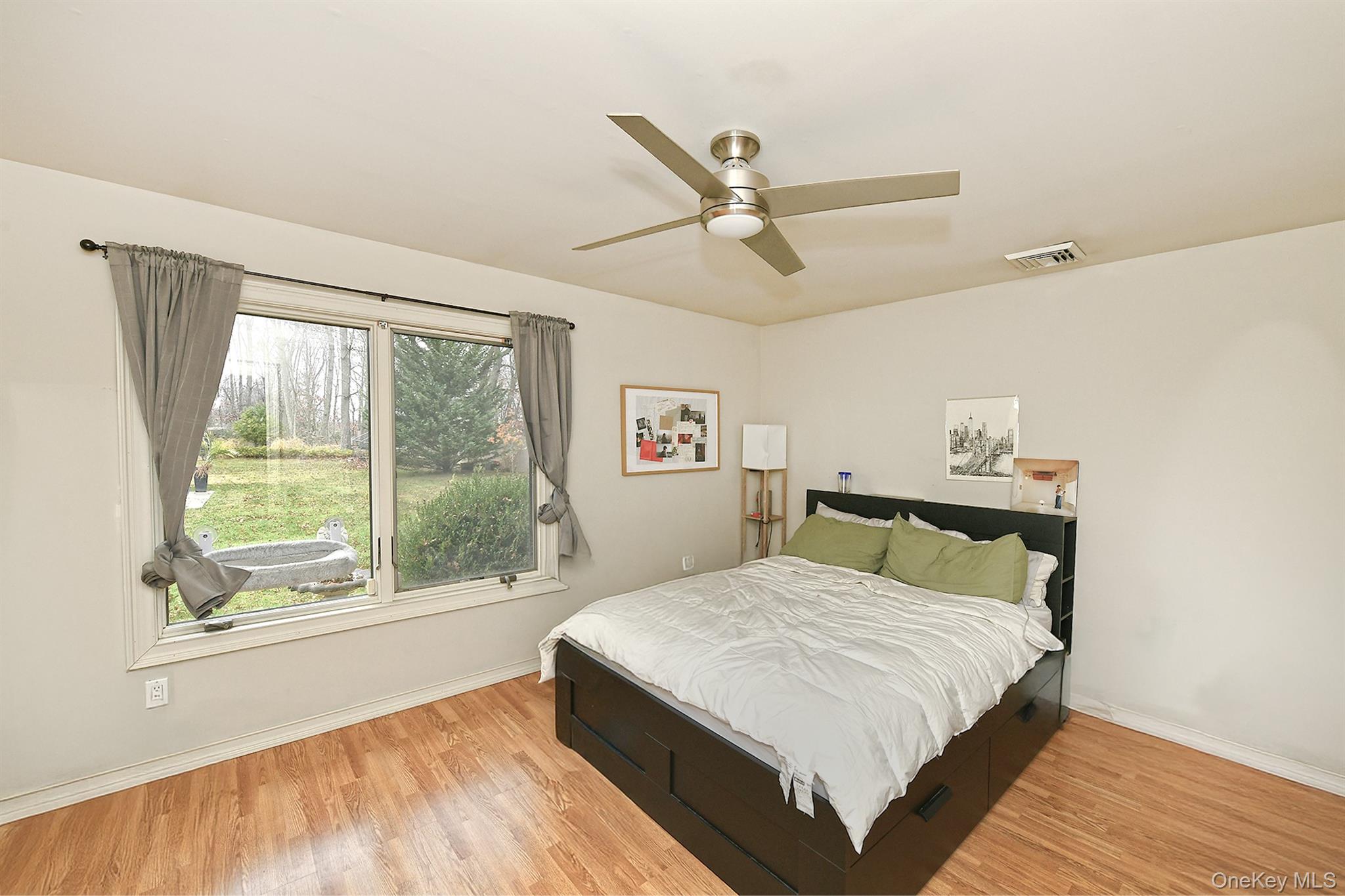 #16 photo, 3 Pewter Place, Dix Hills , NY 11746