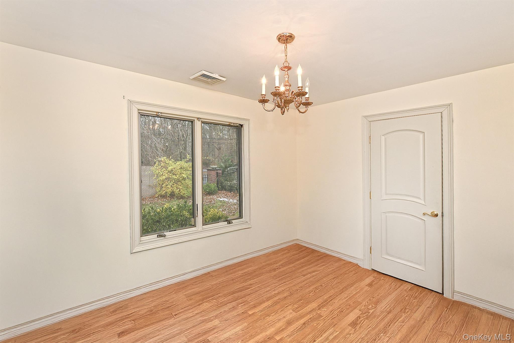 #17 photo, 3 Pewter Place, Dix Hills , NY 11746