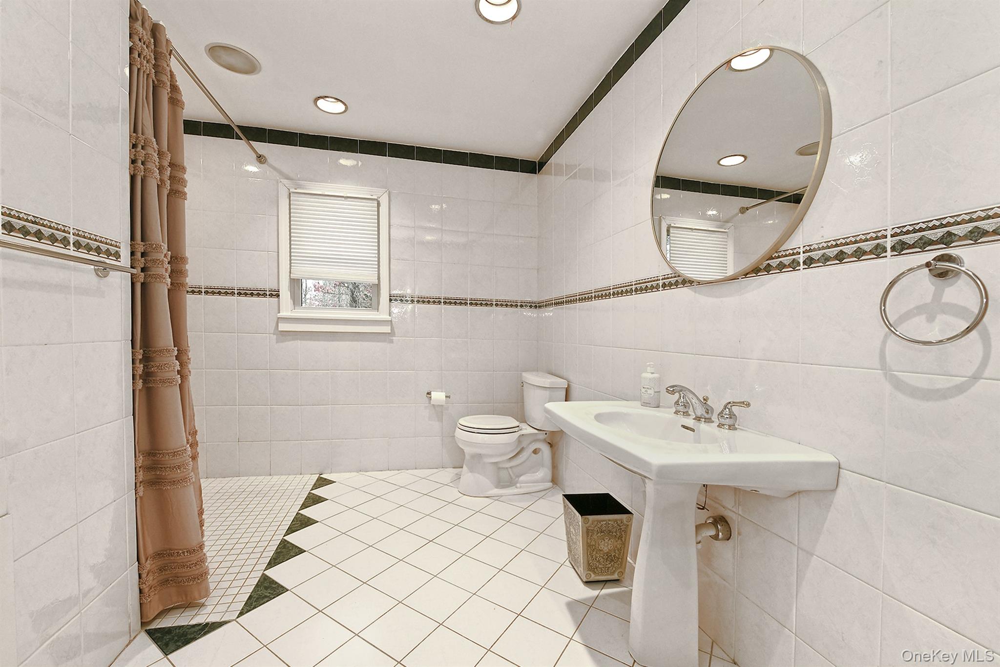 #19 photo, 3 Pewter Place, Dix Hills , NY 11746