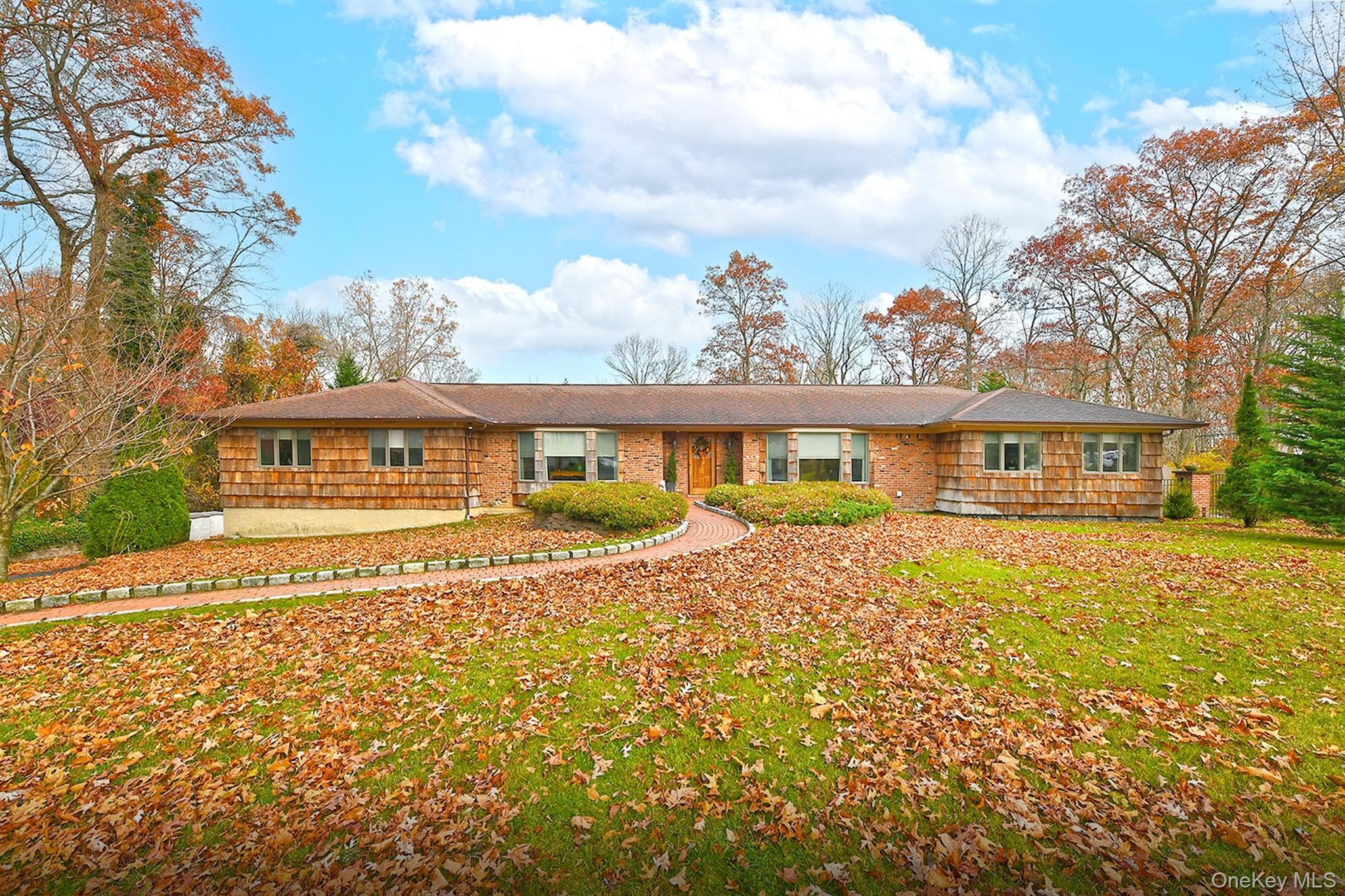 #2 photo, 3 Pewter Place, Dix Hills , NY 11746