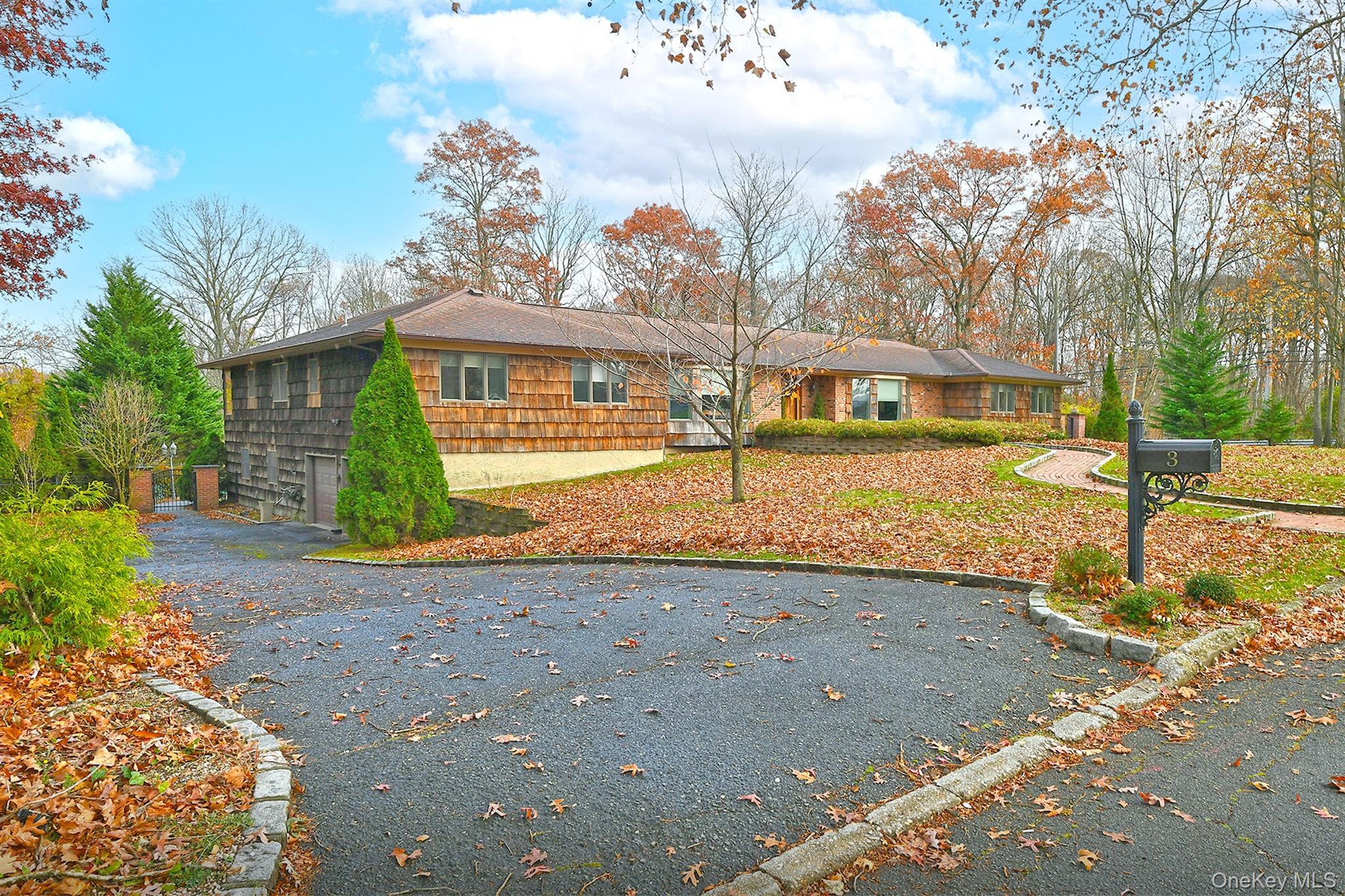#3 photo, 3 Pewter Place, Dix Hills , NY 11746