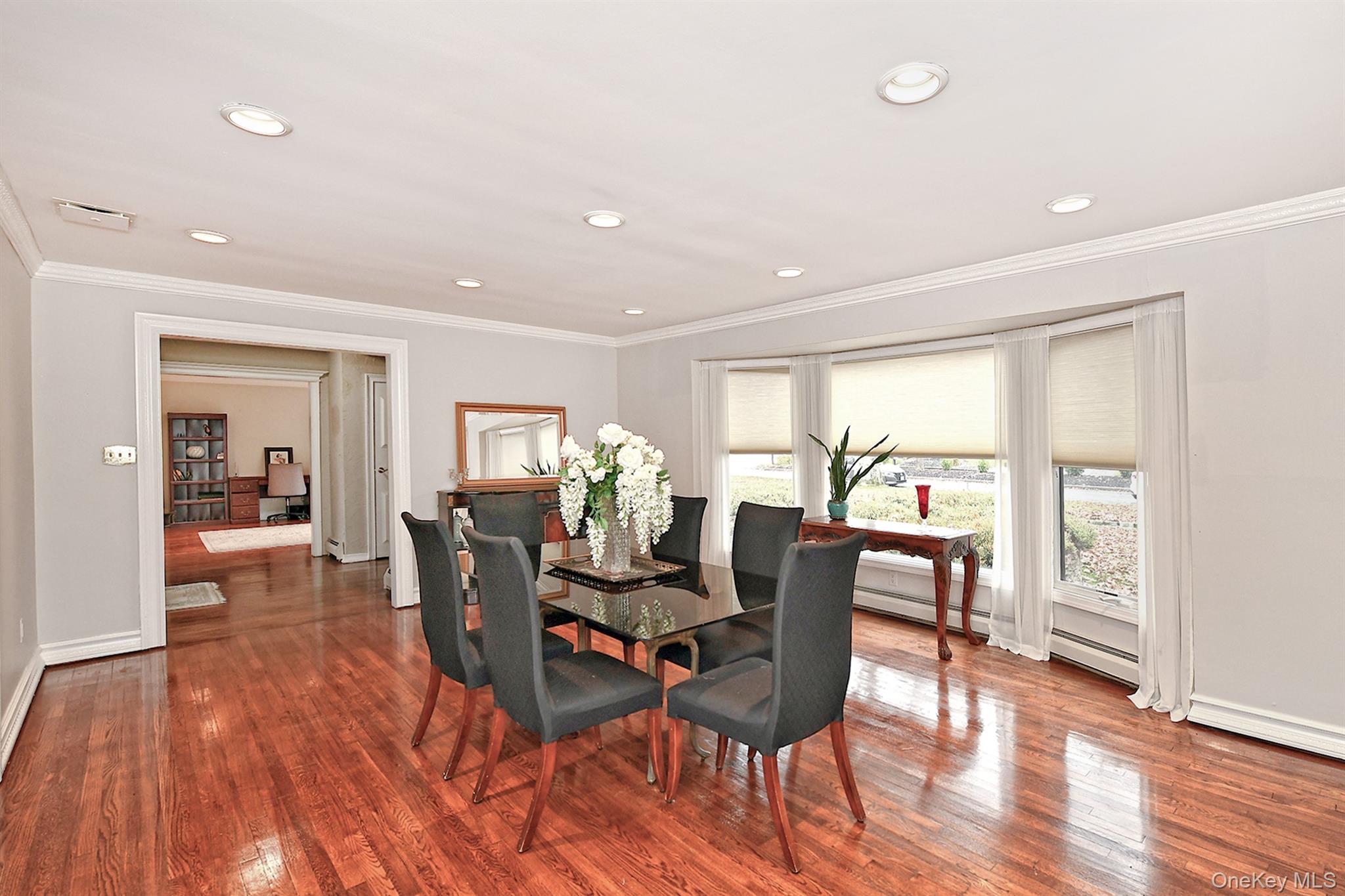 #6 photo, 3 Pewter Place, Dix Hills , NY 11746