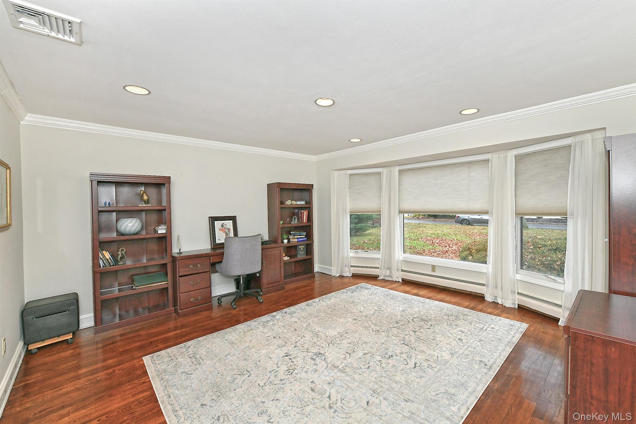 #9 photo, 3 Pewter Place, Dix Hills , NY 11746