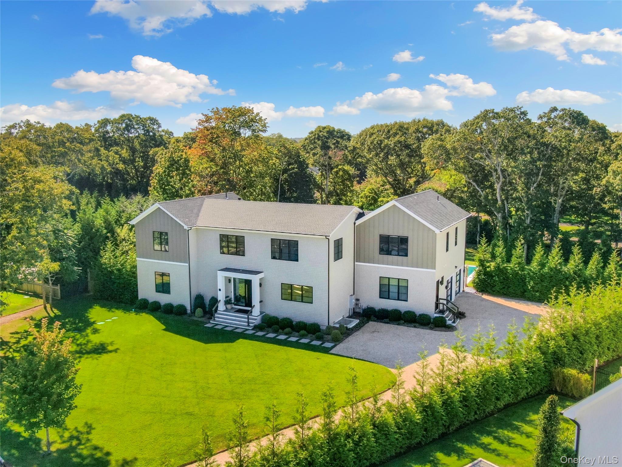 #1 photo, 4 Piperwoods Lane, Quogue , NY 11959