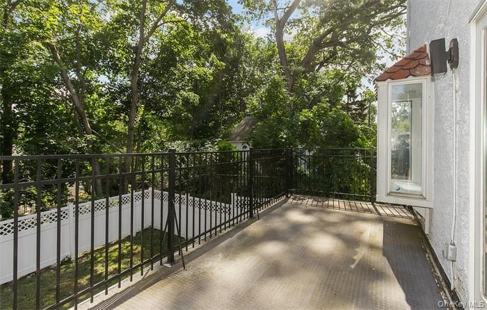 #18 photo, 11 Floyd Place, Great Neck , NY 11024