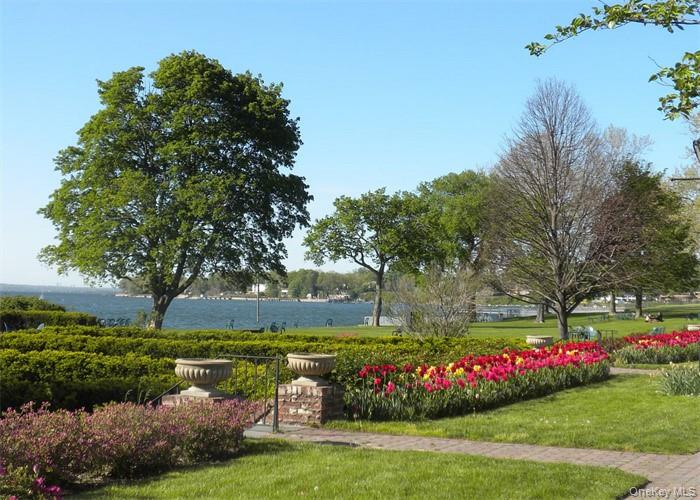 #19 photo, 11 Floyd Place, Great Neck , NY 11024