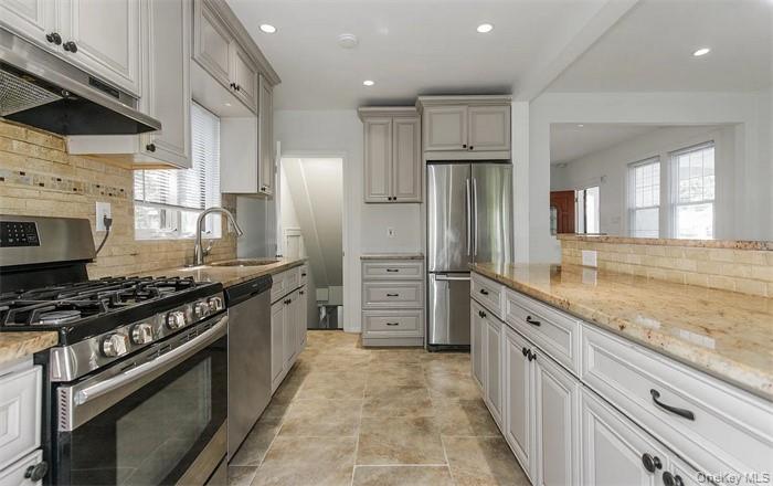 #8 photo, 11 Floyd Place, Great Neck , NY 11024