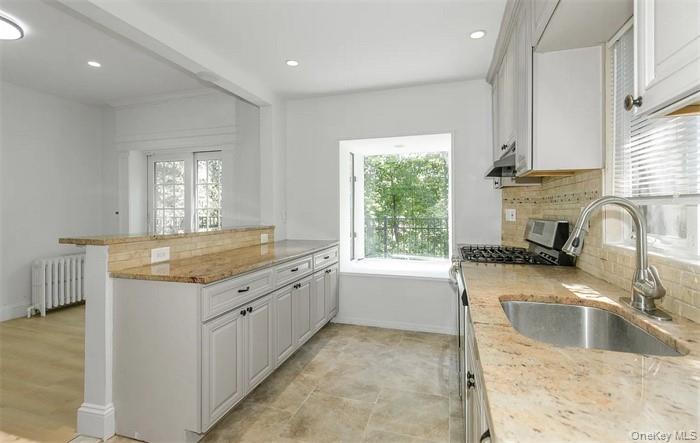 #9 photo, 11 Floyd Place, Great Neck , NY 11024