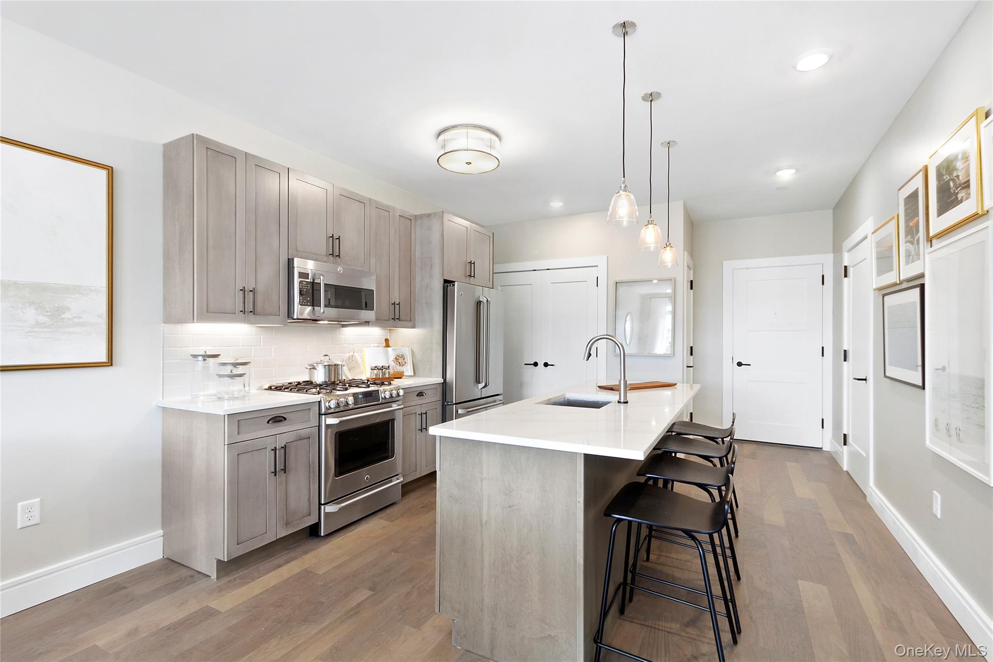 #2 photo, 990 Corporate Drive, Westbury , NY 11590