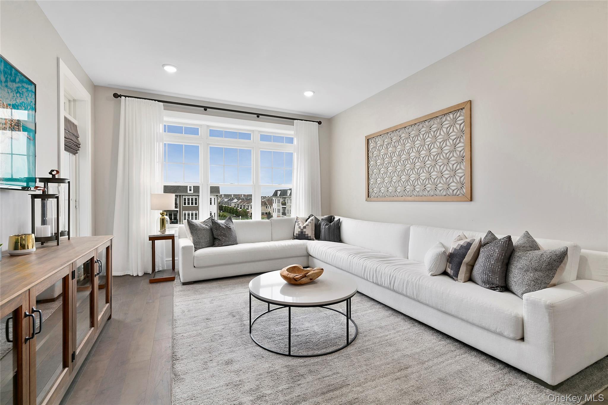 #3 photo, 990 Corporate Drive, Westbury , NY 11590