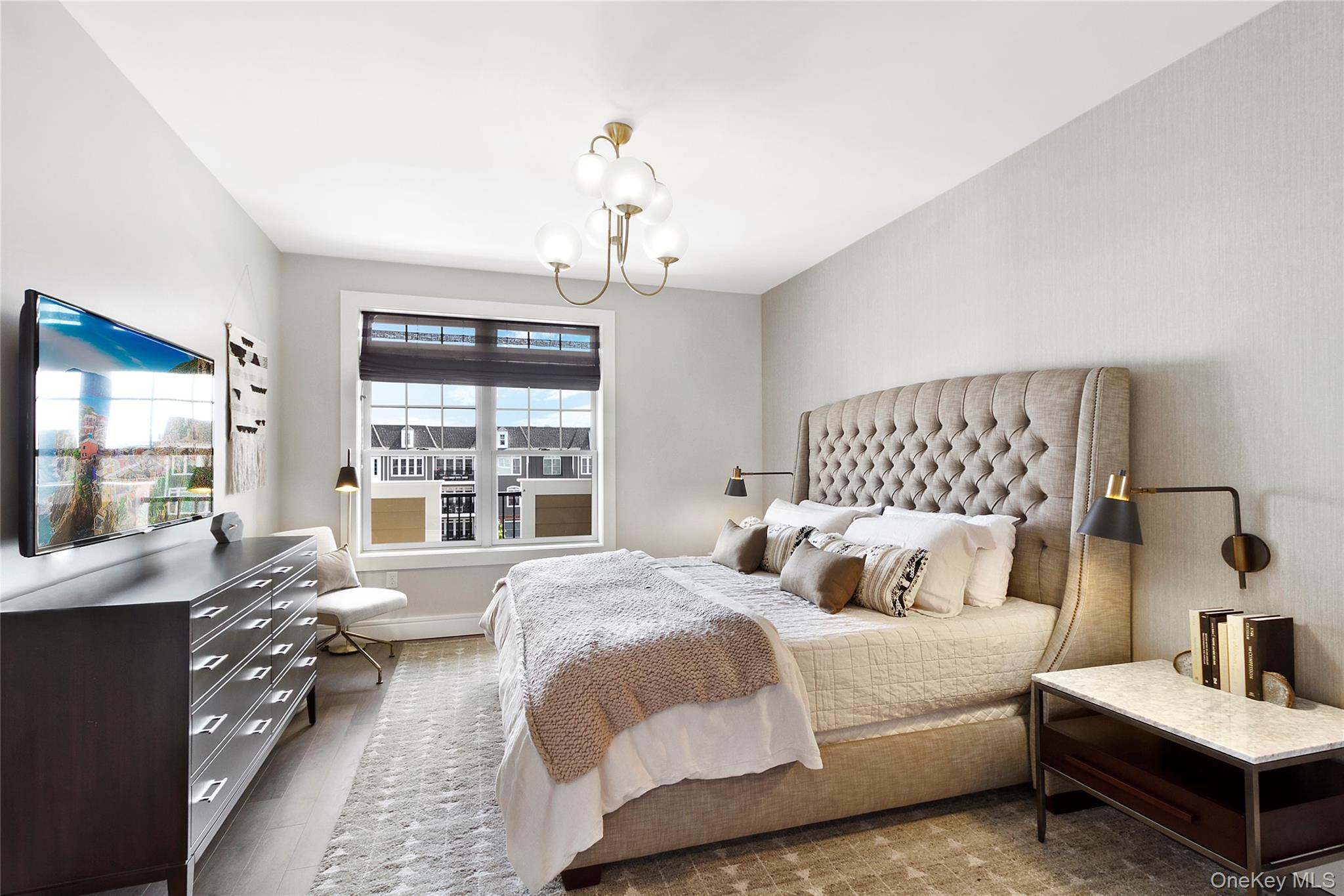 #4 photo, 990 Corporate Drive, Westbury , NY 11590