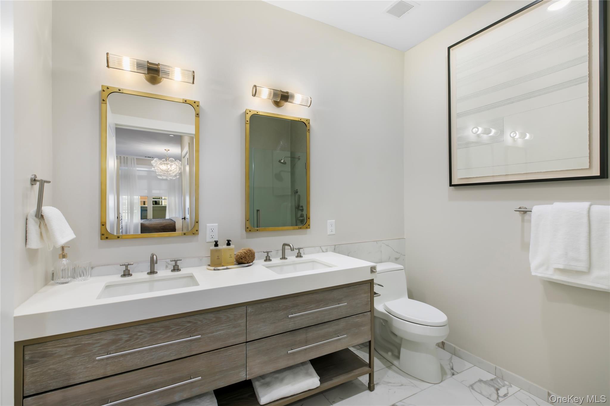 #5 photo, 990 Corporate Drive, Westbury , NY 11590