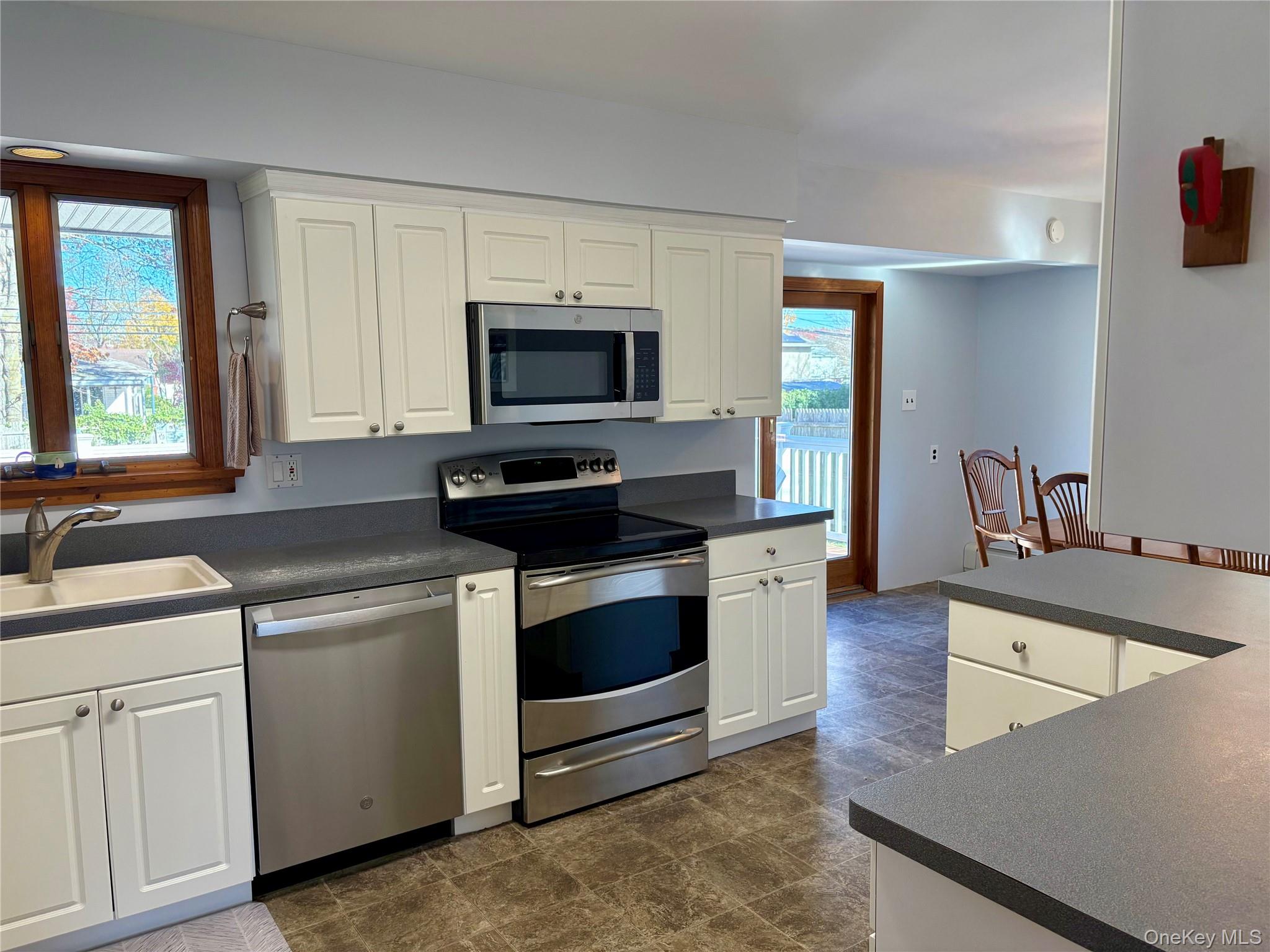 #10 photo, 223 Timberpoint Road, East Islip , NY 11730