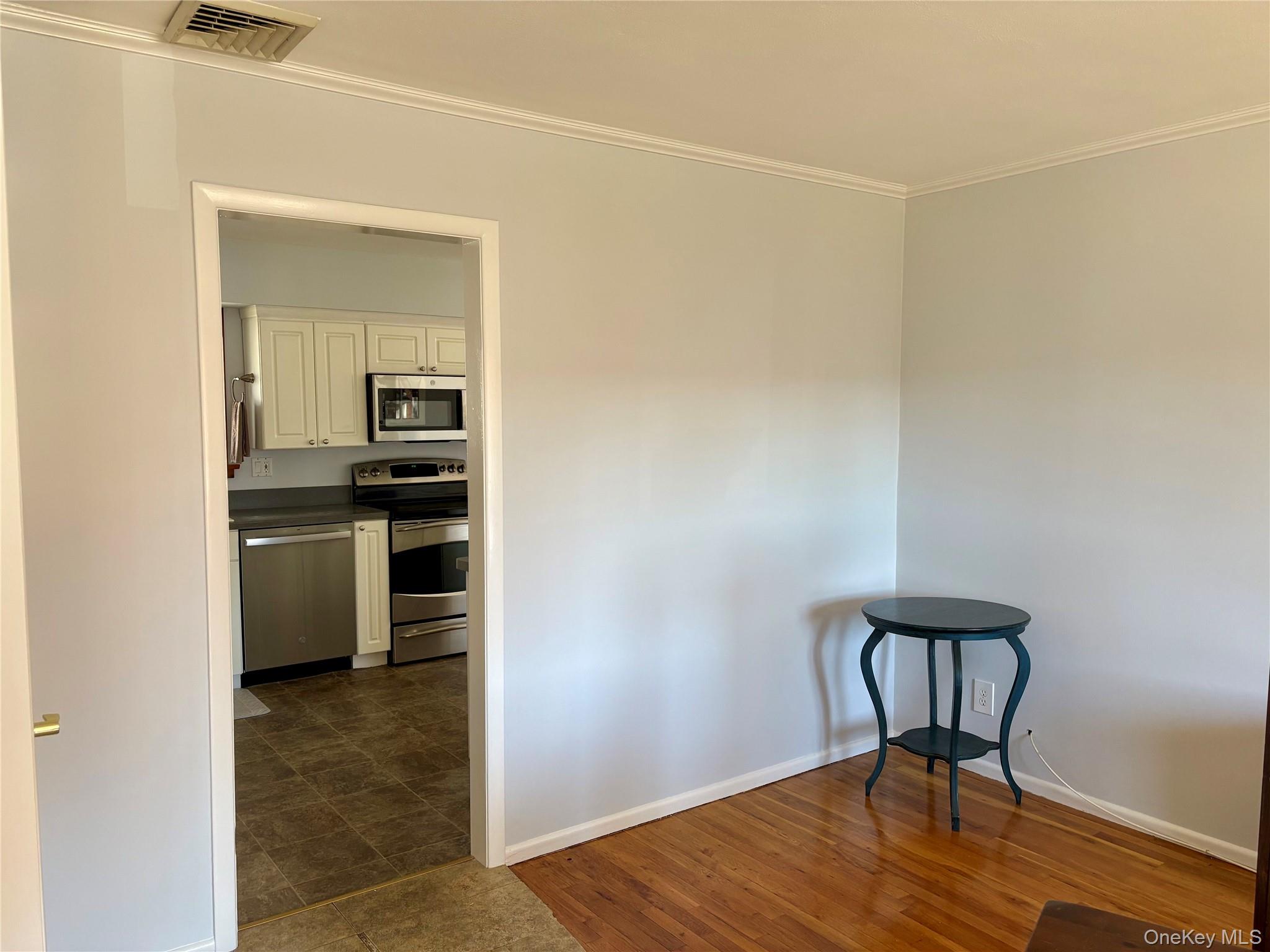 #8 photo, 223 Timberpoint Road, East Islip , NY 11730