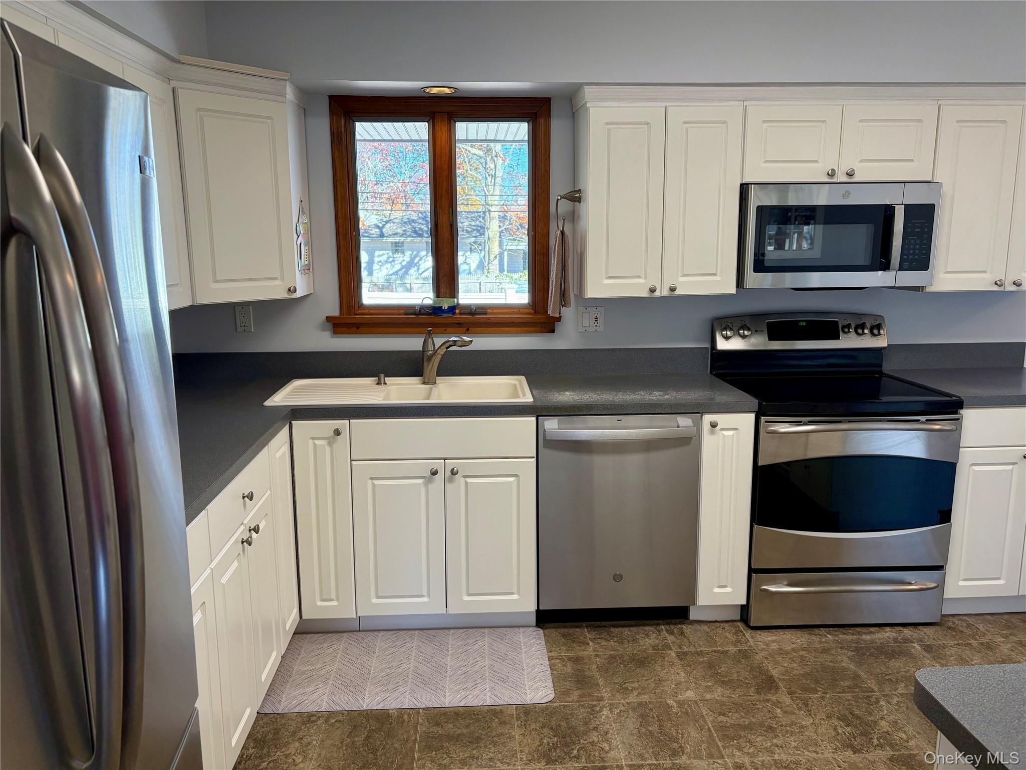 #9 photo, 223 Timberpoint Road, East Islip , NY 11730