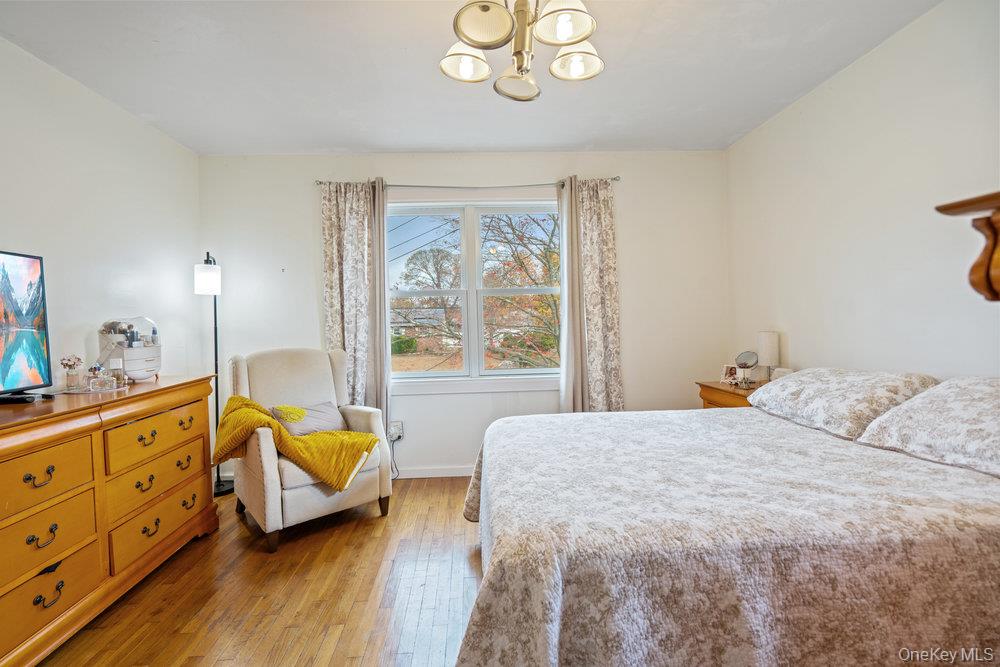 #16 photo, 20 Laurie Road, Brentwood , NY 11717