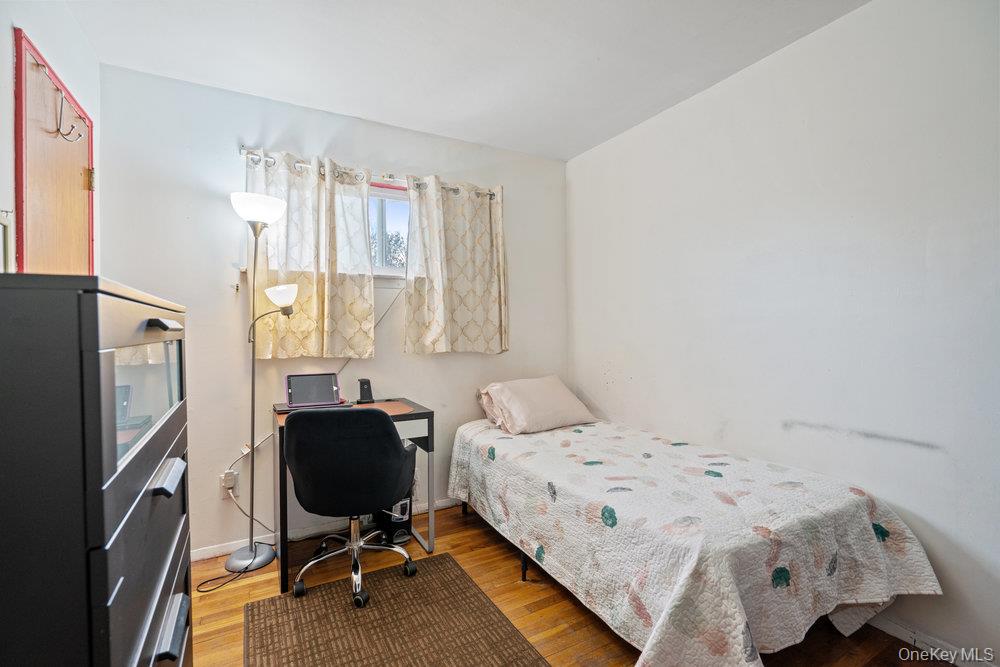 #17 photo, 20 Laurie Road, Brentwood , NY 11717