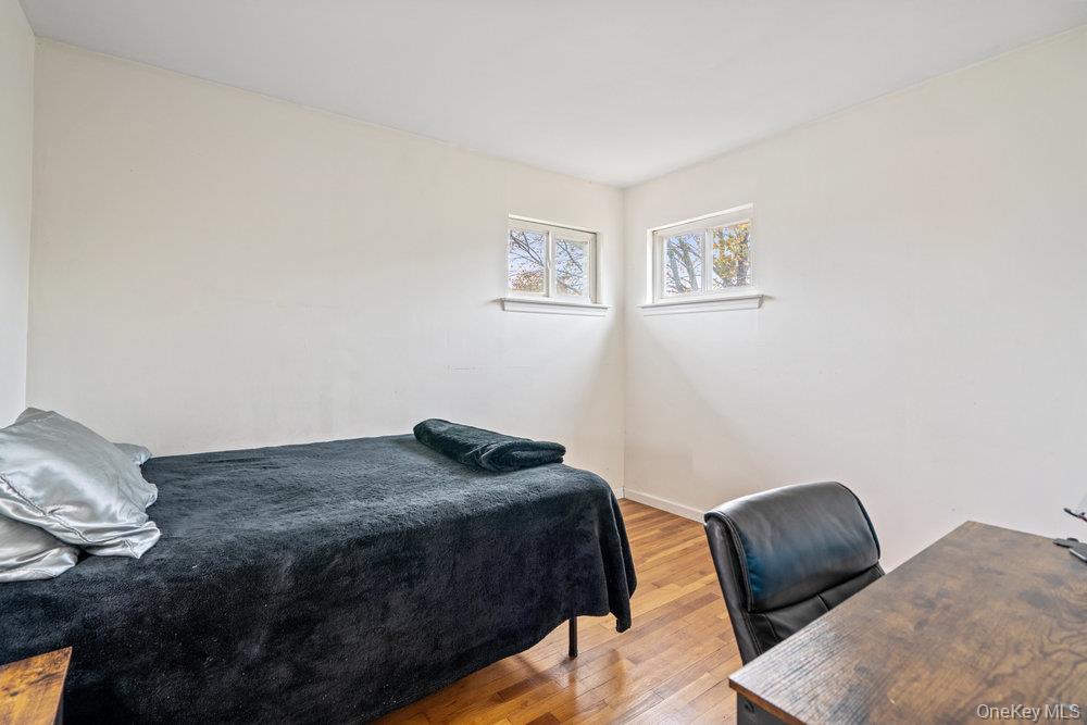 #18 photo, 20 Laurie Road, Brentwood , NY 11717