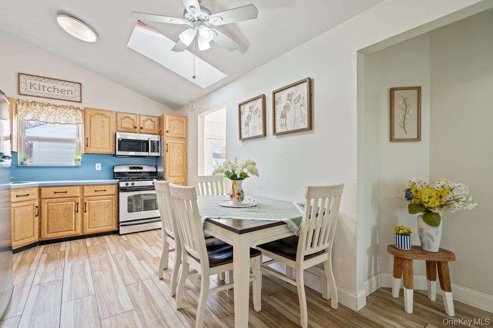 #4 photo, 20 Laurie Road, Brentwood , NY 11717