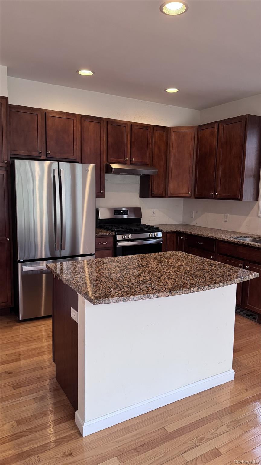 #3 photo, 245 Buttonwood Way, Hopewell Junction , NY 12533