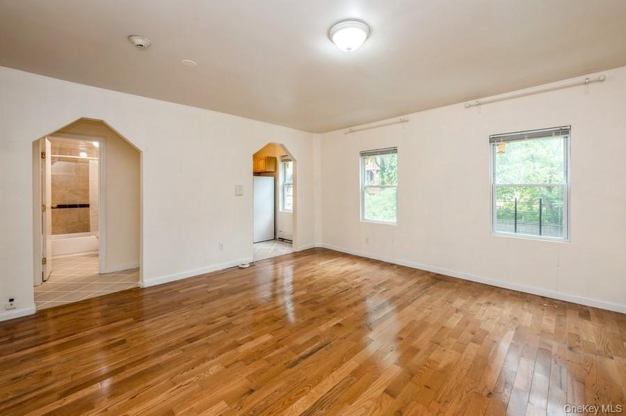 #4 photo, 84 Ravine Avenue, Yonkers , NY 10701