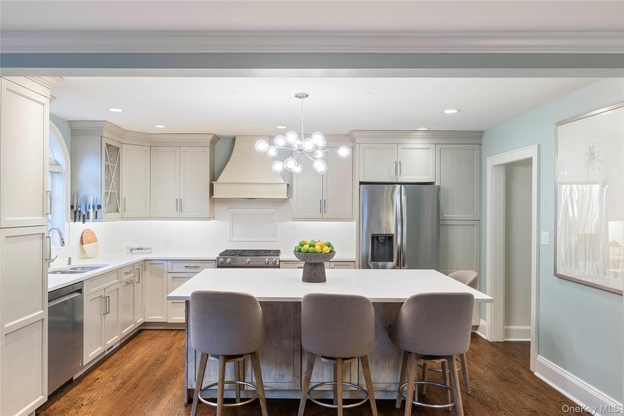 #11 photo, 6 Meadow Way, Irvington , NY 10533