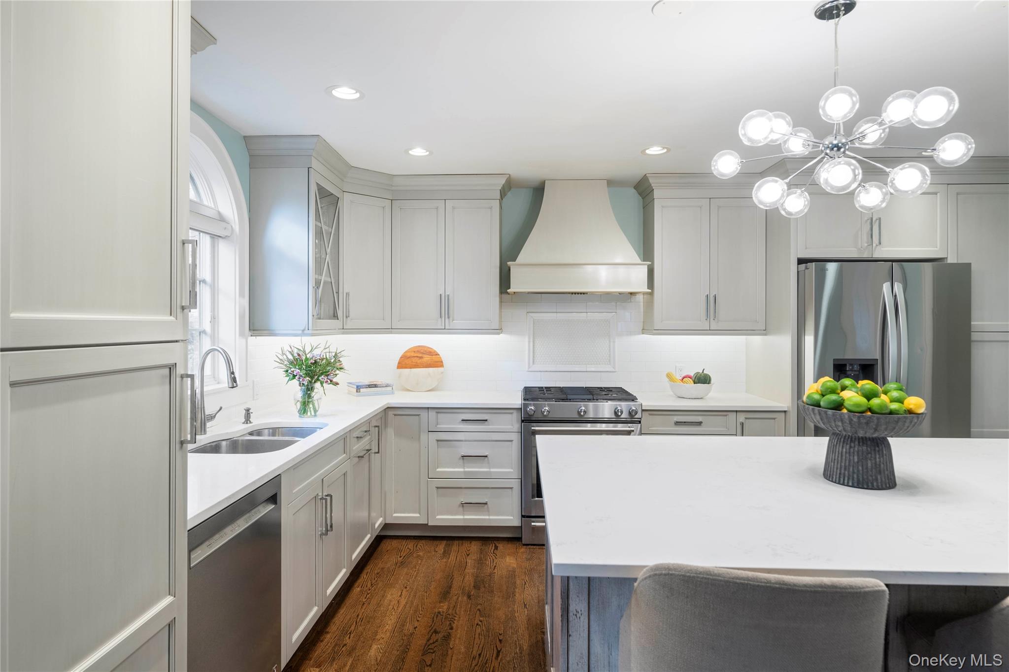 #12 photo, 6 Meadow Way, Irvington , NY 10533