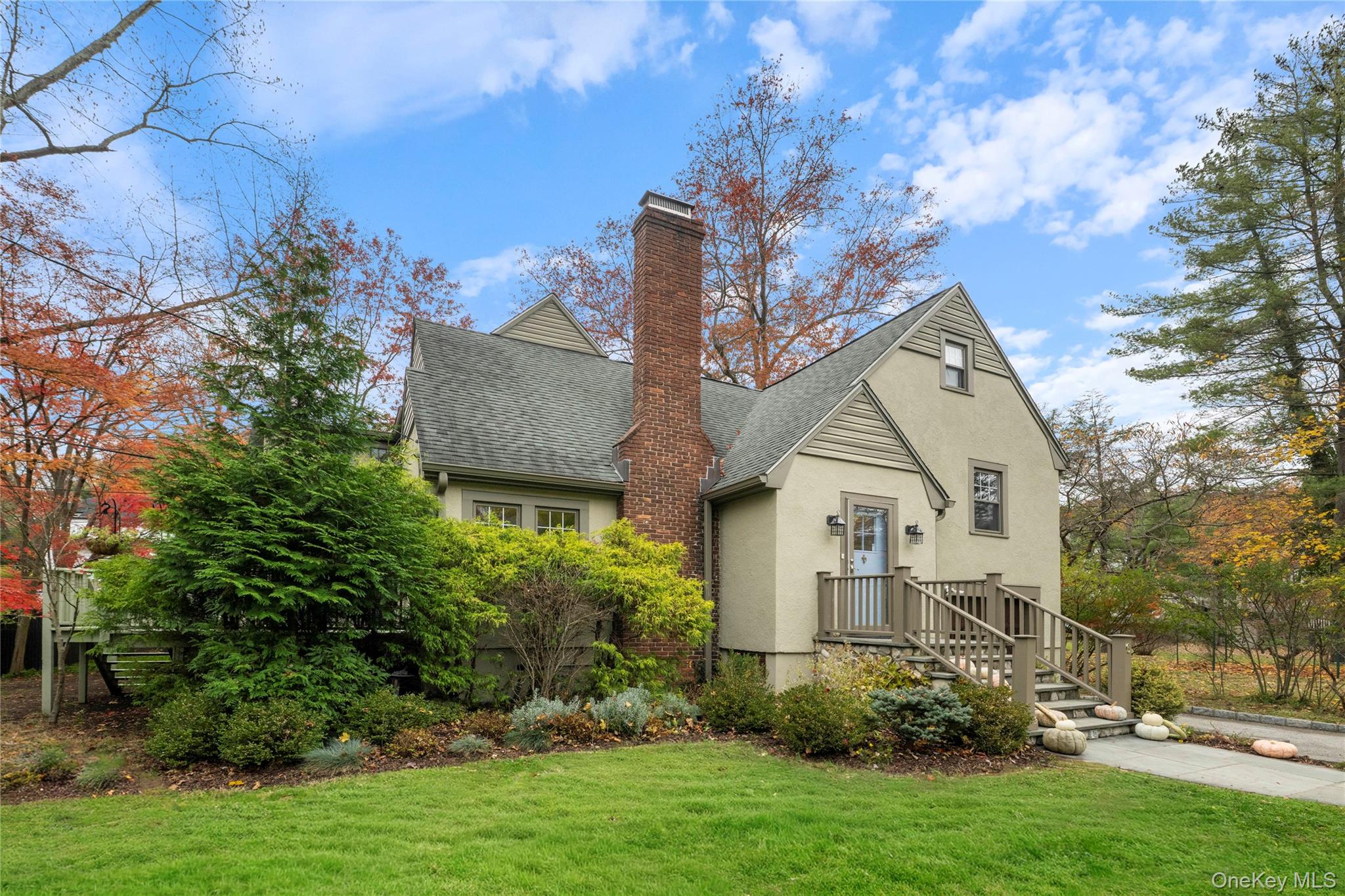 #2 photo, 6 Meadow Way, Irvington , NY 10533