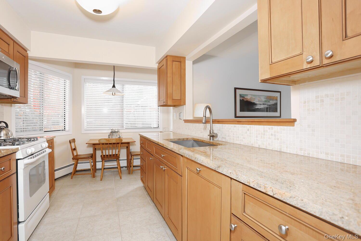 #5 photo, 12 Hickory Hill Lane, Tappan , NY 10983