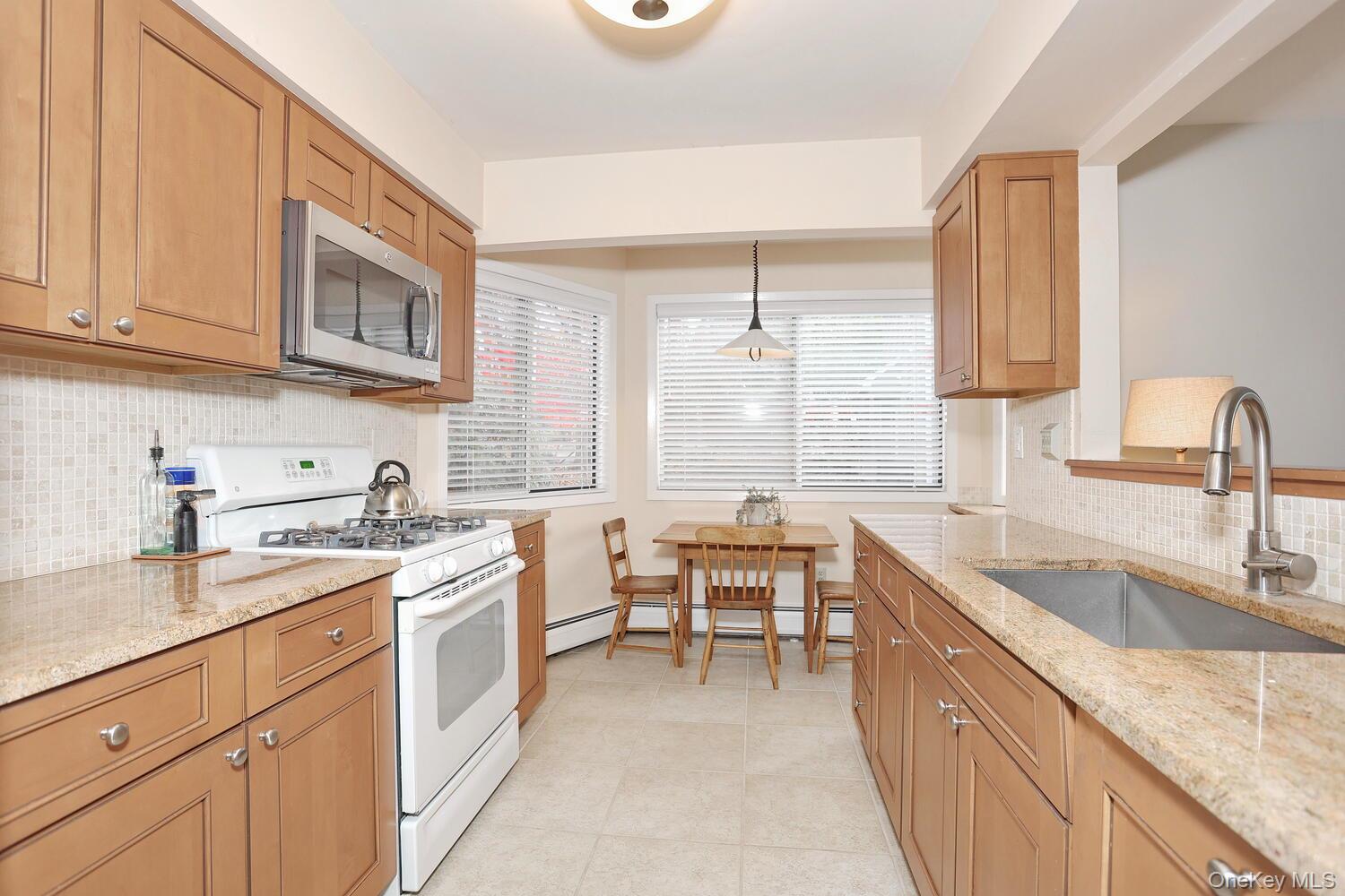 #6 photo, 12 Hickory Hill Lane, Tappan , NY 10983