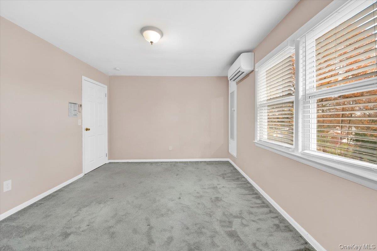 #11 photo, 169 Old Mamaroneck Road, White Plains , NY 10605