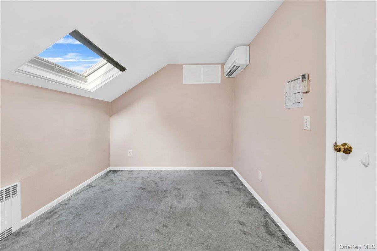 #12 photo, 169 Old Mamaroneck Road, White Plains , NY 10605