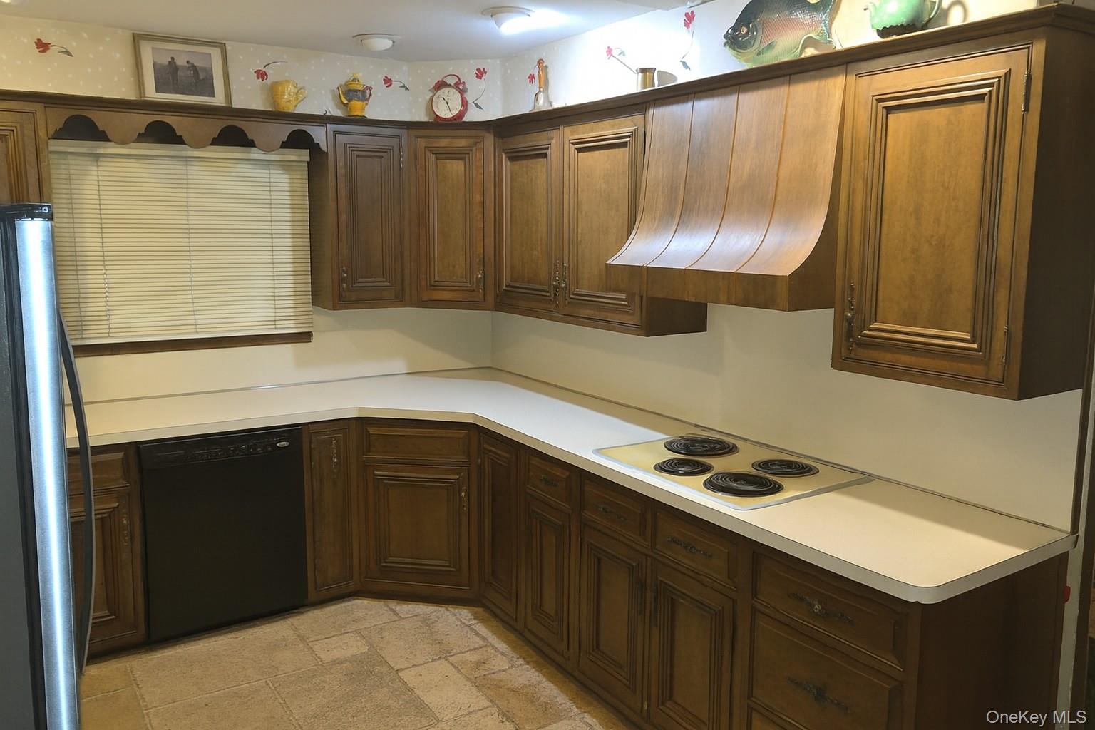 #4 photo, 884 Troy Street, Elmont , NY 11003