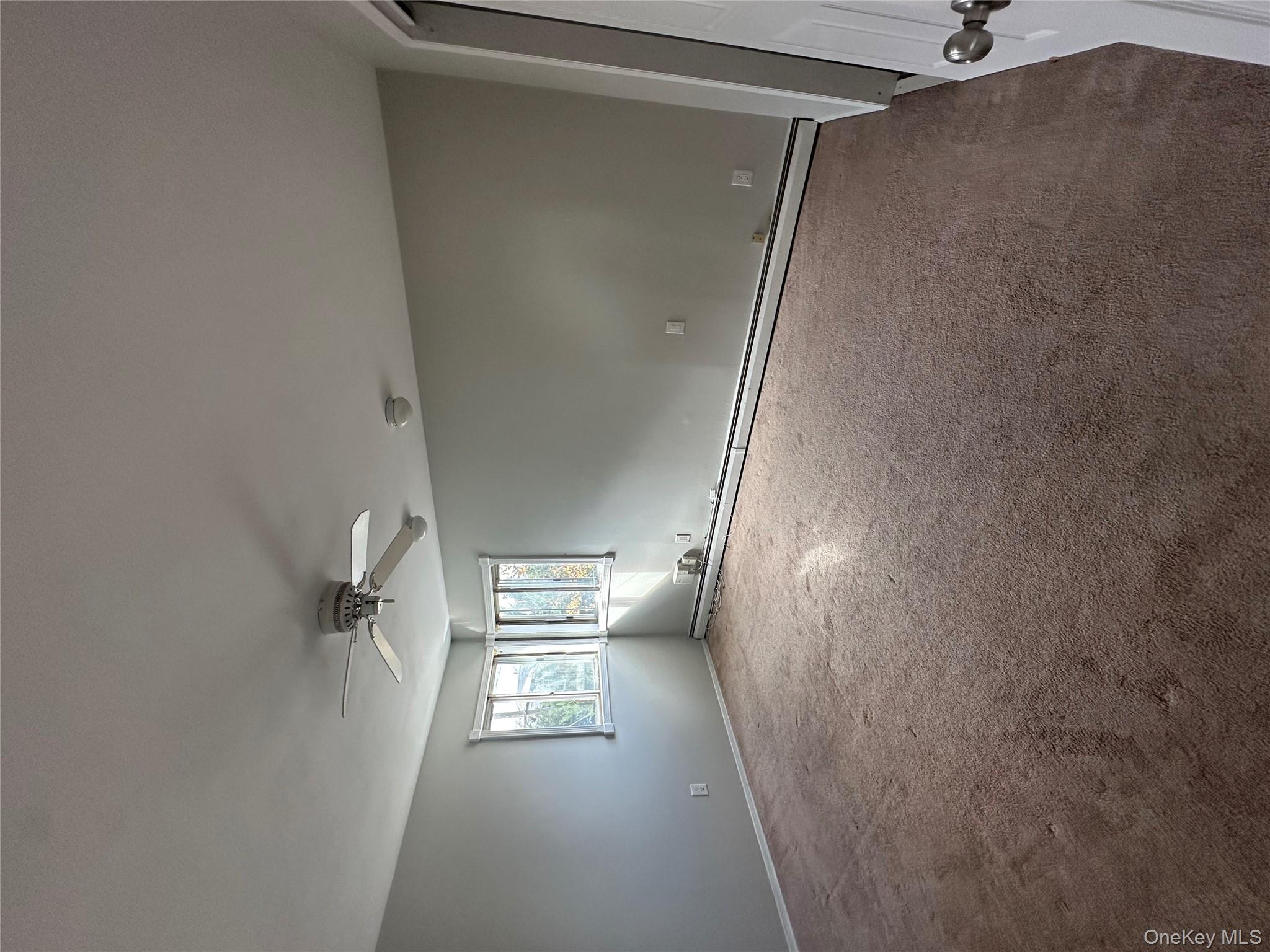 #10 photo, 305 Deauville Parkway, Lindenhurst , NY 11757