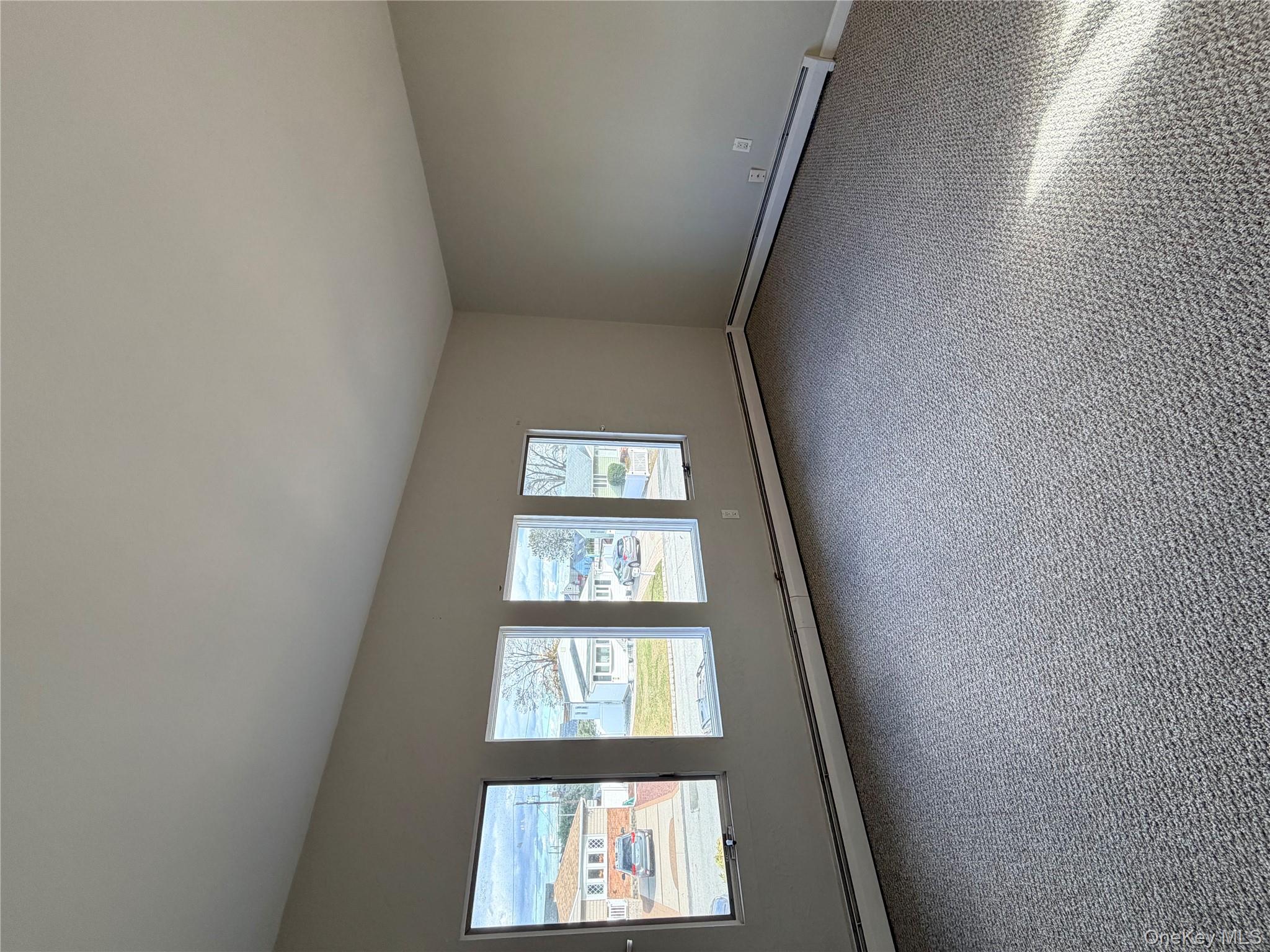 #2 photo, 305 Deauville Parkway, Lindenhurst , NY 11757