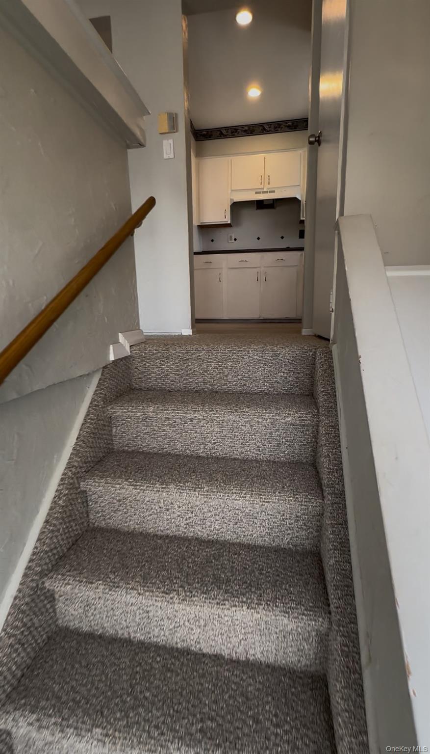 #3 photo, 305 Deauville Parkway, Lindenhurst , NY 11757