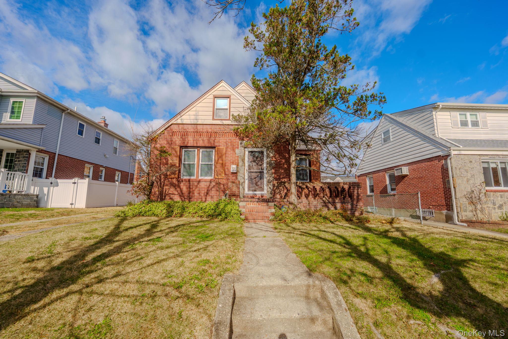 #1 photo, 123 Nugent Street, New Hyde Park , NY 11040