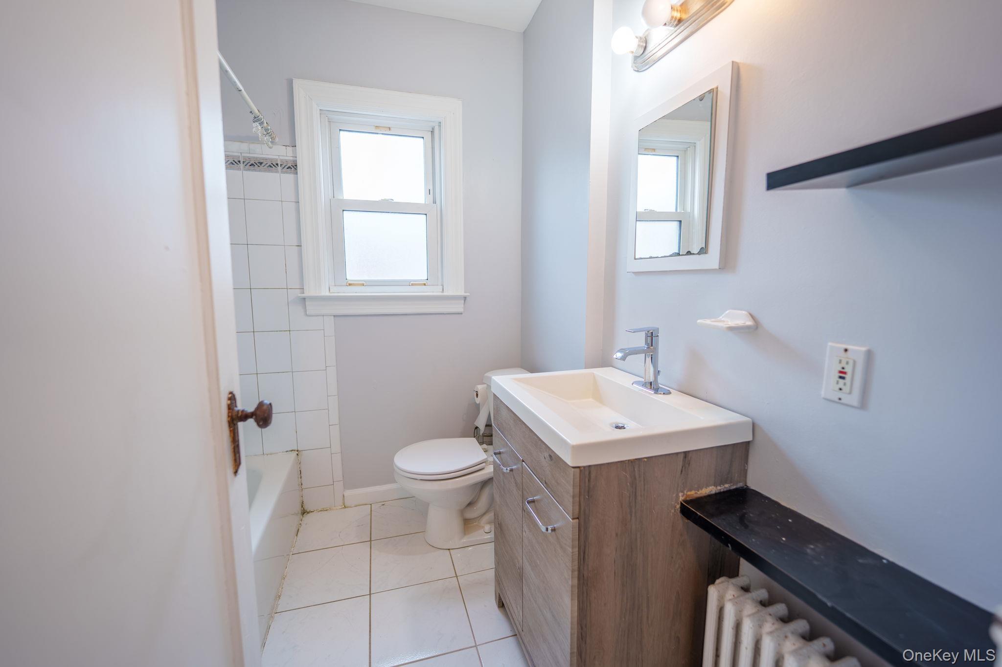 #11 photo, 123 Nugent Street, New Hyde Park , NY 11040