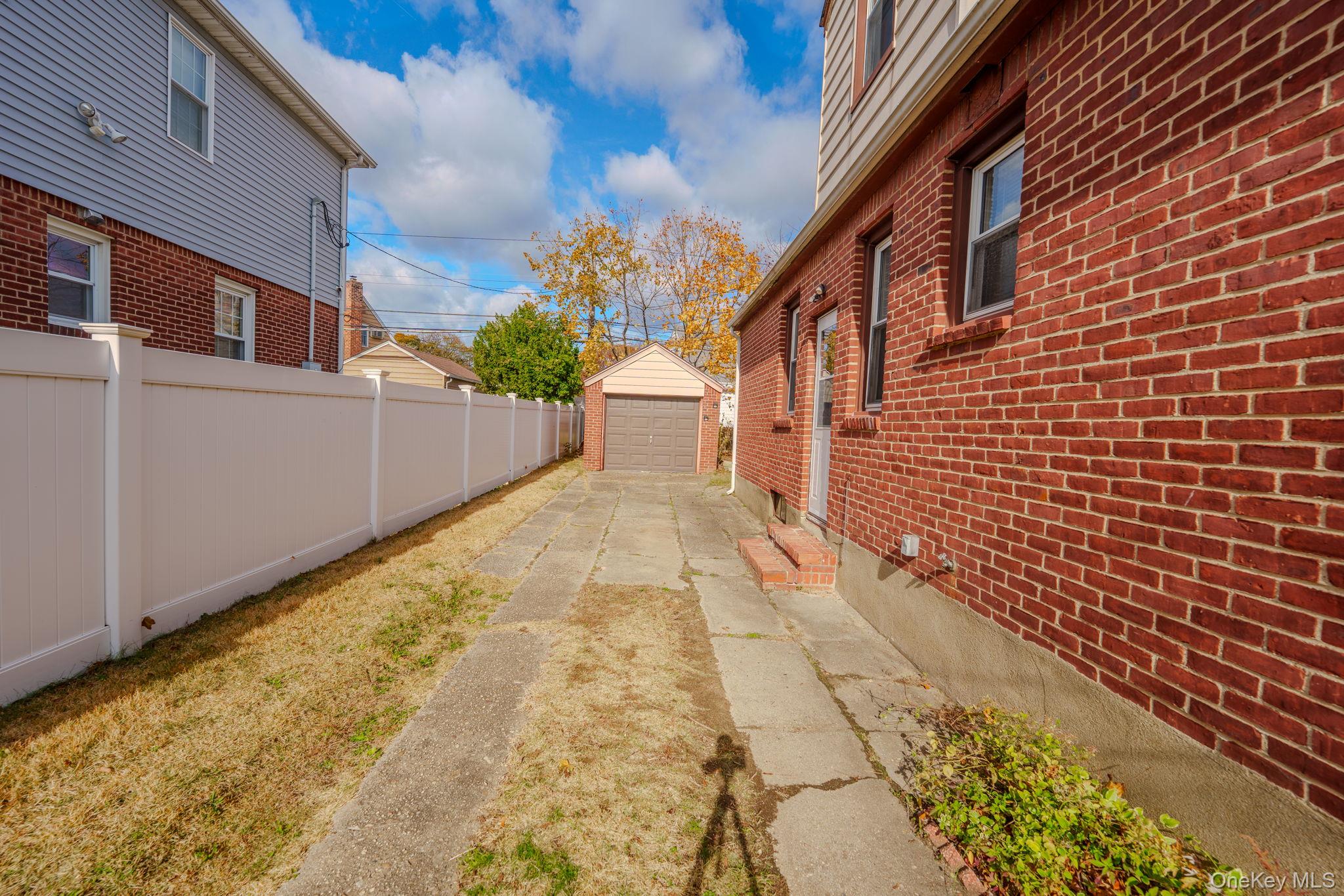 #17 photo, 123 Nugent Street, New Hyde Park , NY 11040