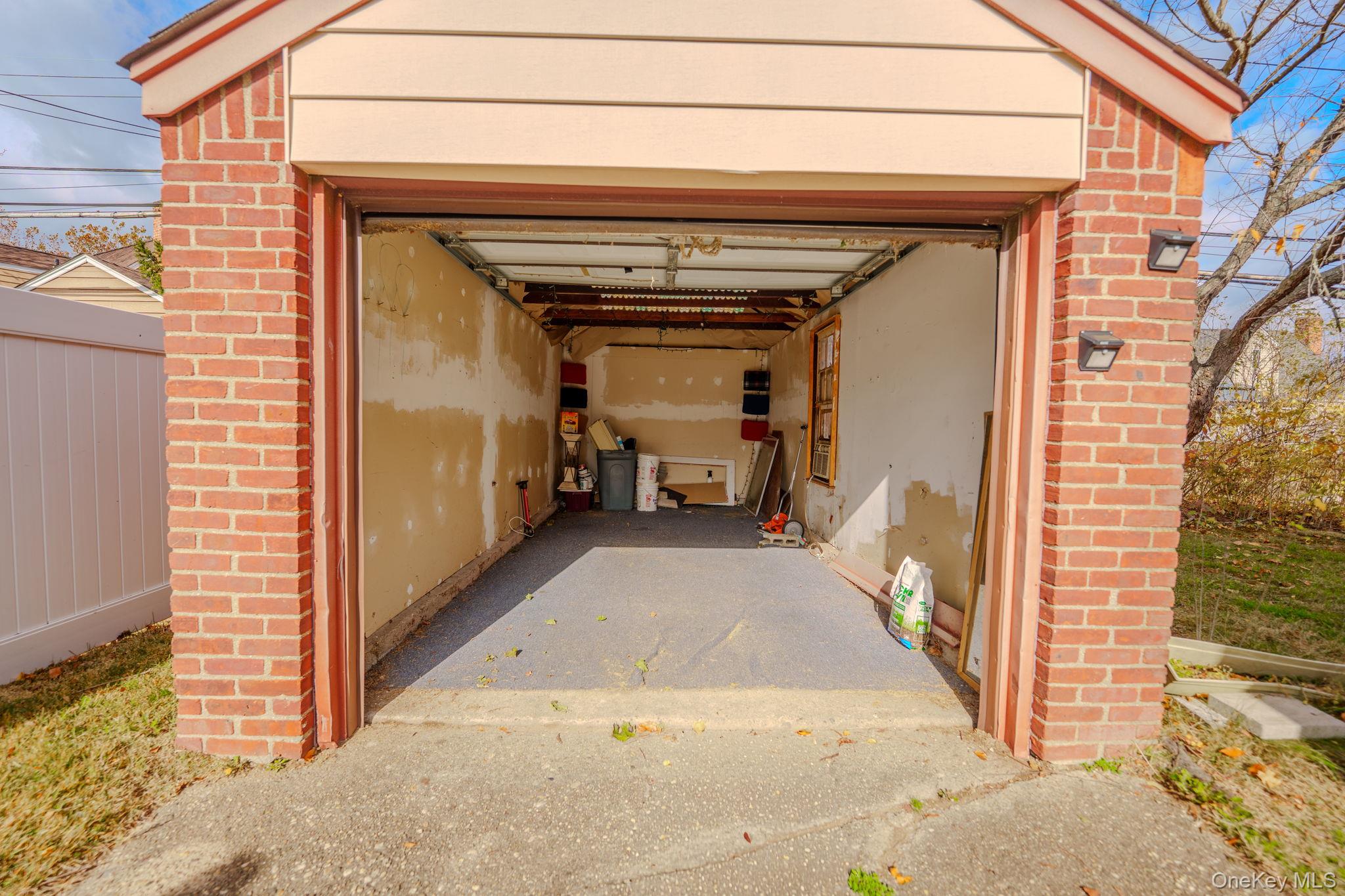 #18 photo, 123 Nugent Street, New Hyde Park , NY 11040