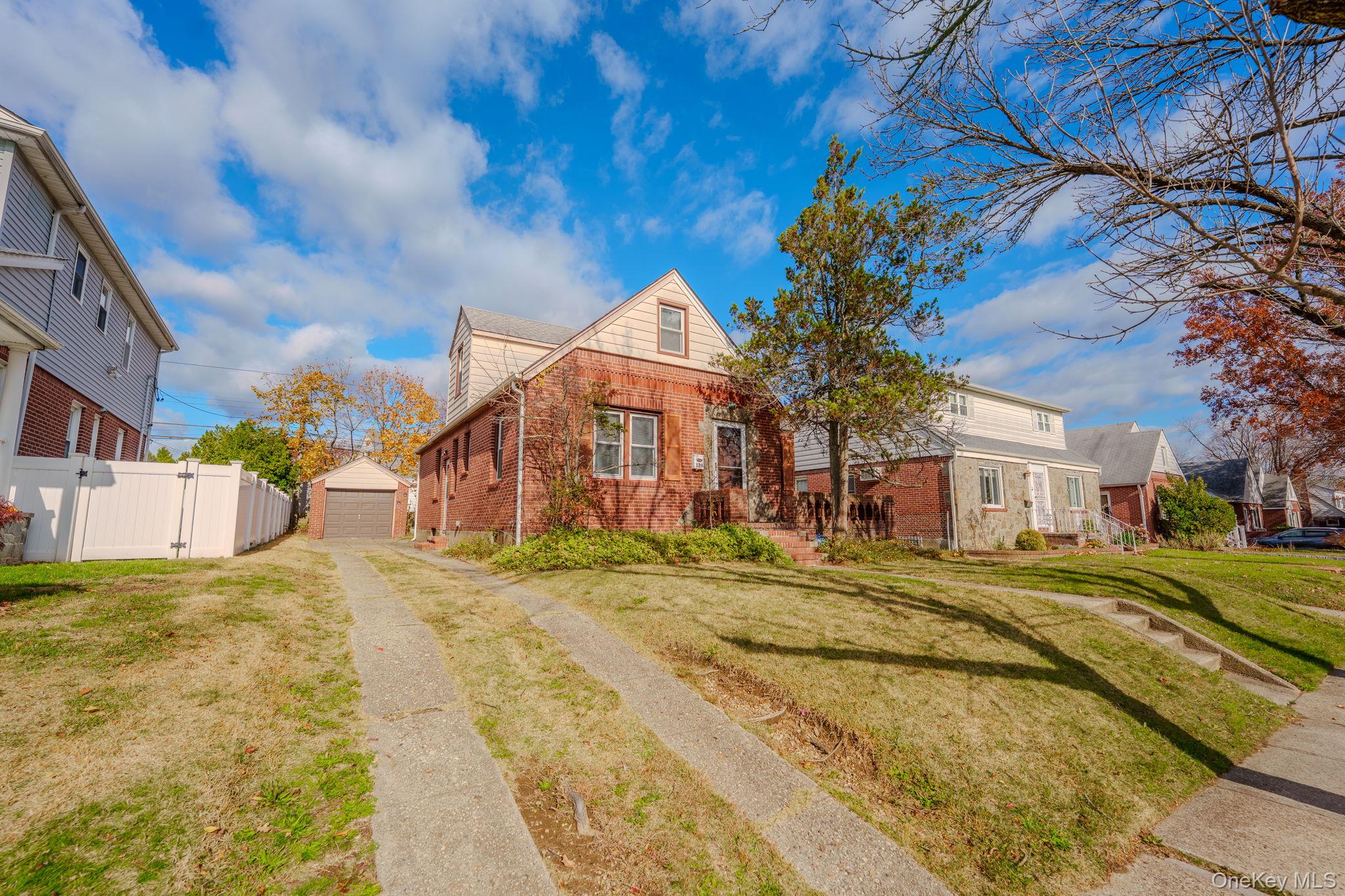 #20 photo, 123 Nugent Street, New Hyde Park , NY 11040