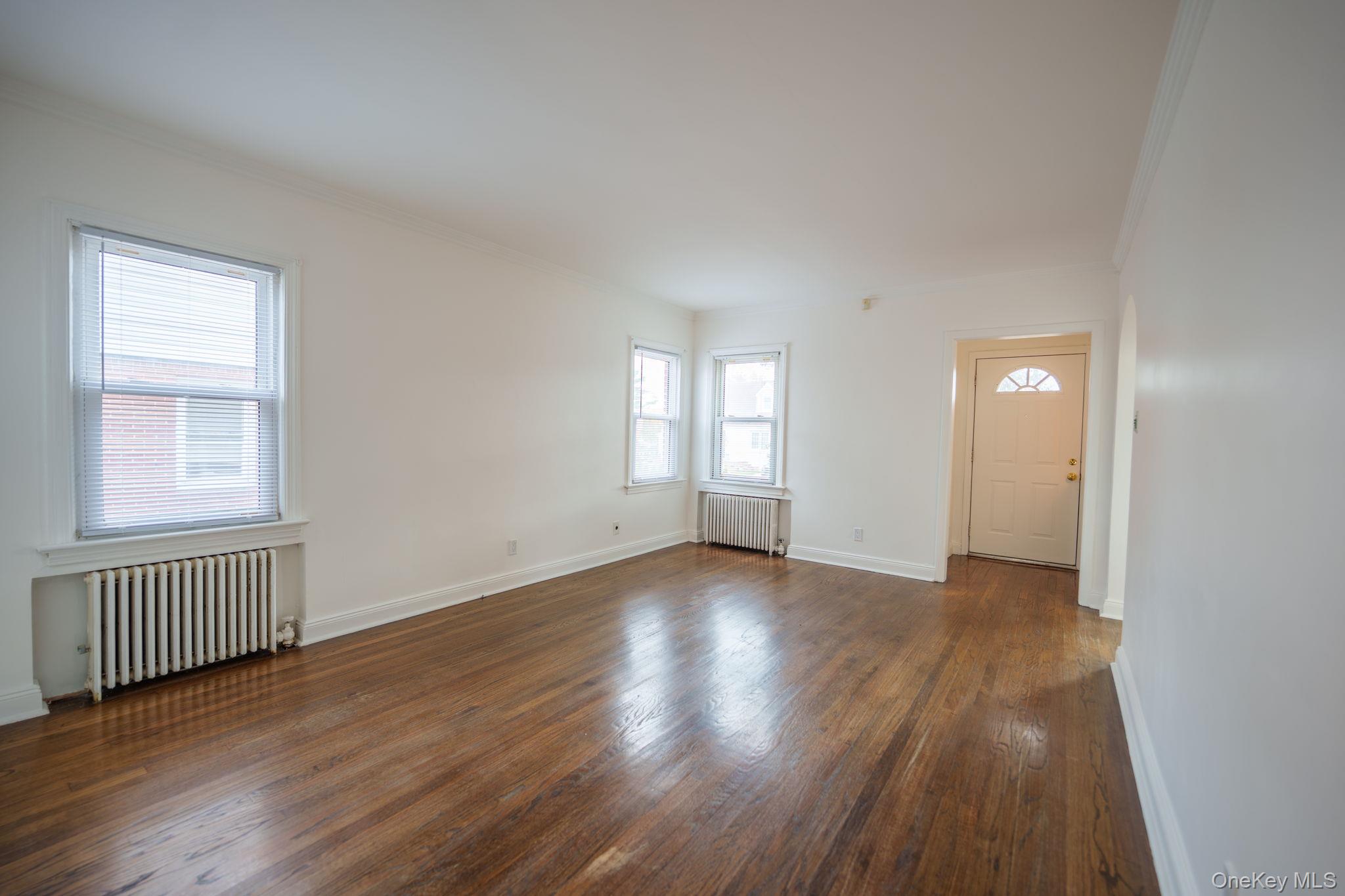 #4 photo, 123 Nugent Street, New Hyde Park , NY 11040