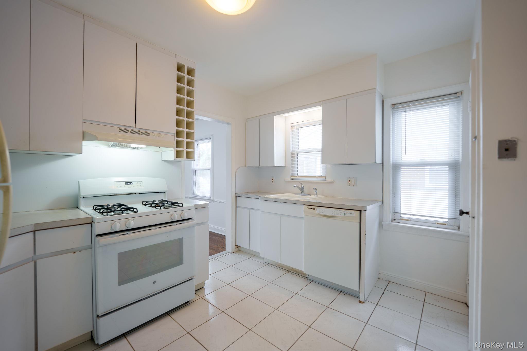 #7 photo, 123 Nugent Street, New Hyde Park , NY 11040