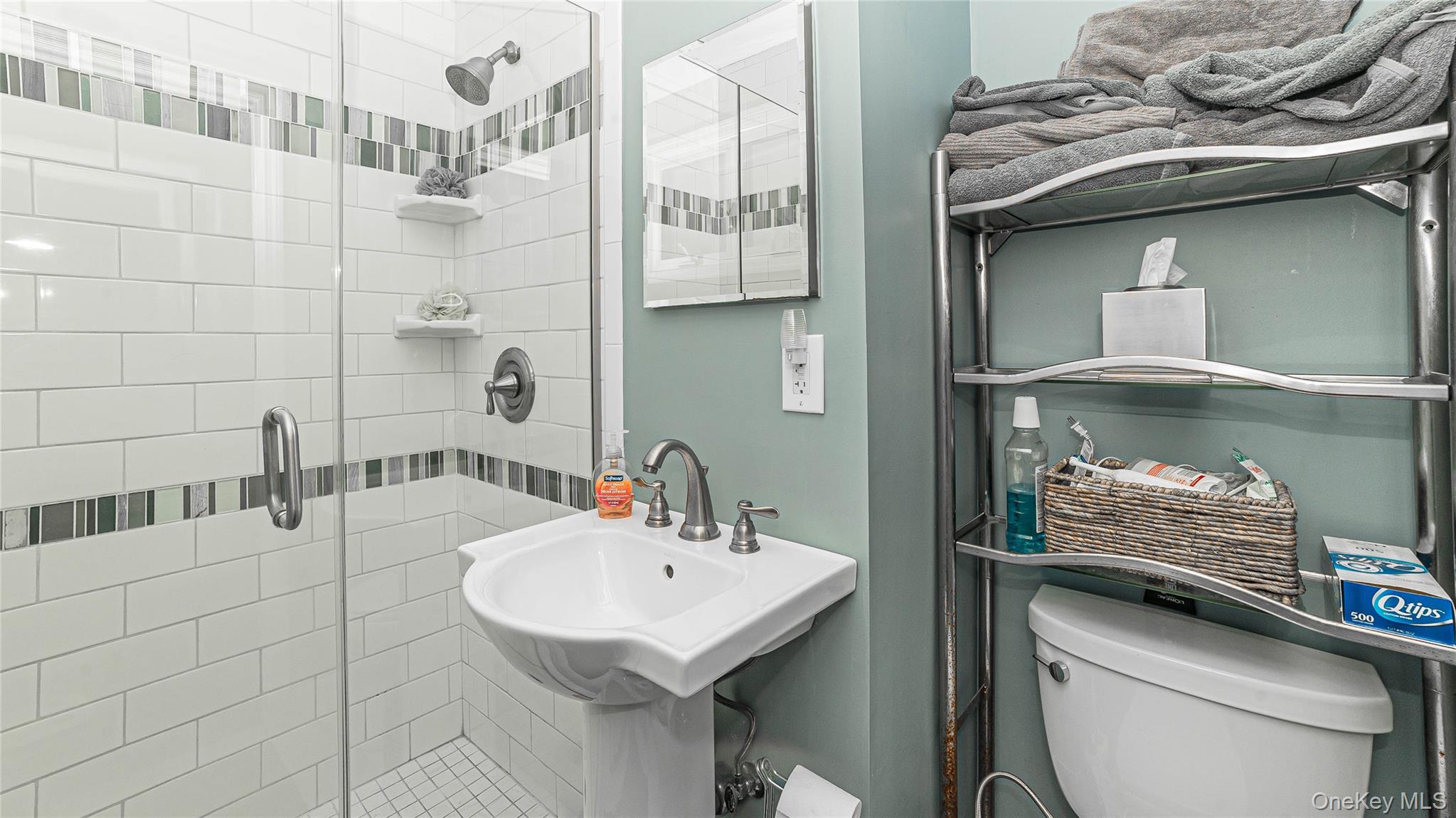 #11 photo, 105 7th Street, Hicksville , NY 11801