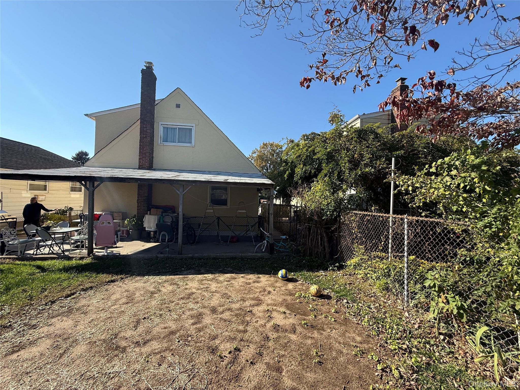 #16 photo, 34 Carleton Street, Westbury , NY 11590